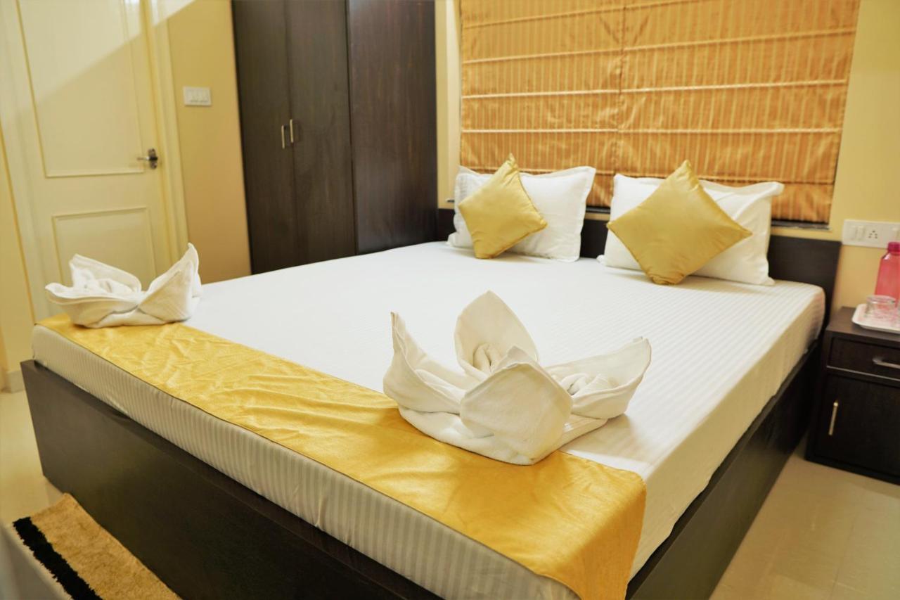 Rama Golden Root New Town Hotel Kolkata Ngoại thất bức ảnh