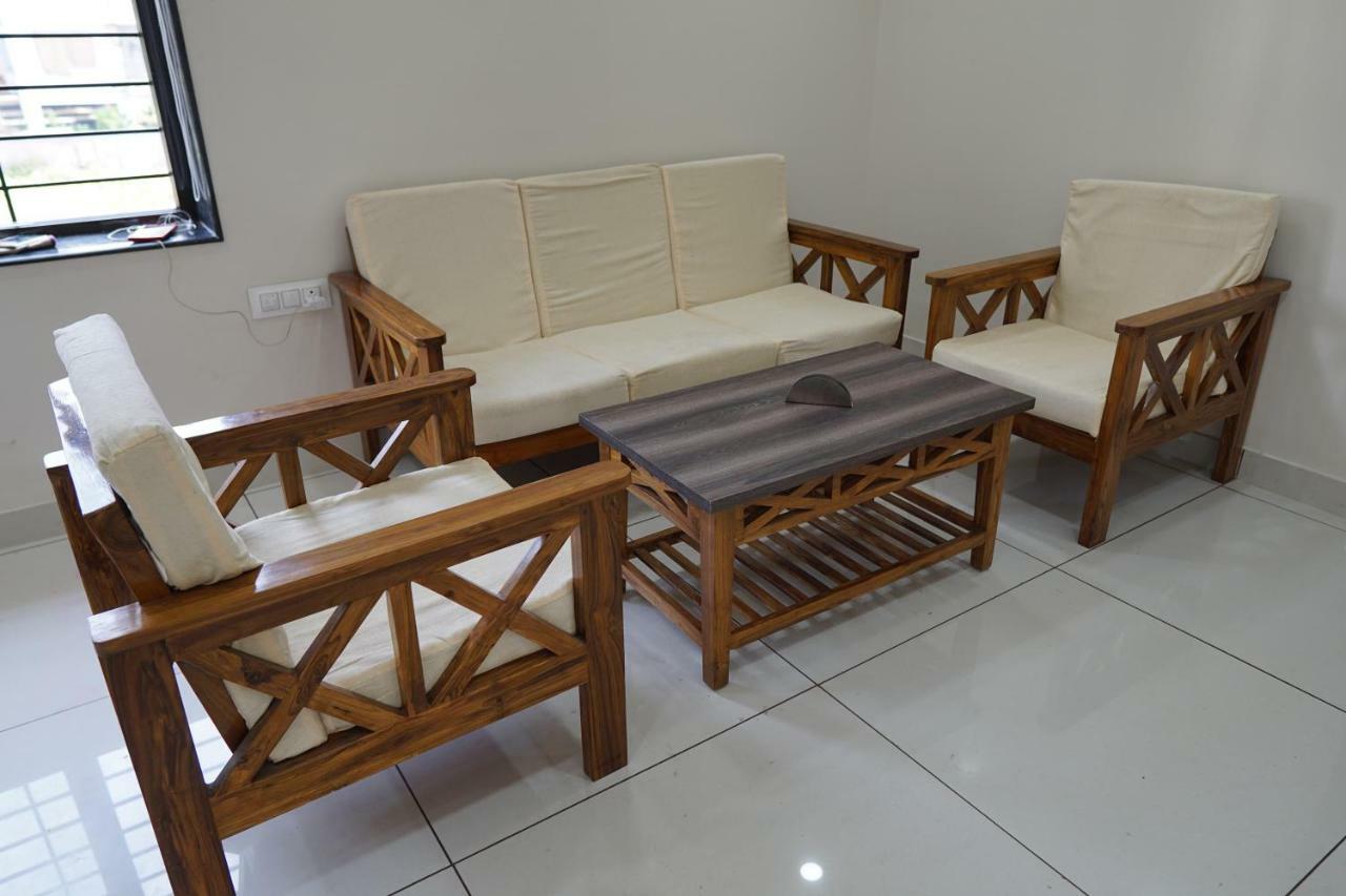 Rama Golden Root New Town Hotel Kolkata Ngoại thất bức ảnh