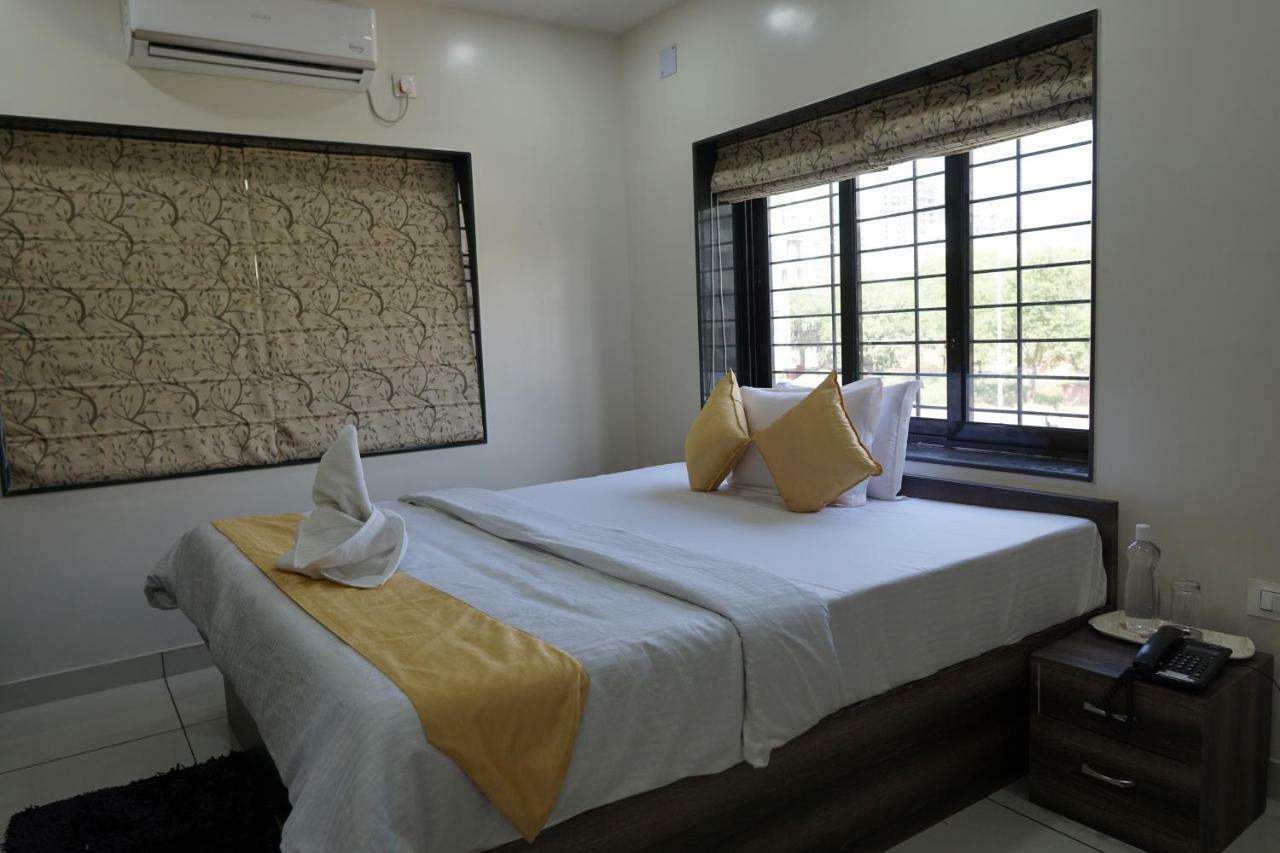 Rama Golden Root New Town Hotel Kolkata Ngoại thất bức ảnh